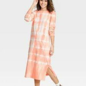 Universal Thread orange and white tie dyed puff long sleeve knit midi dress